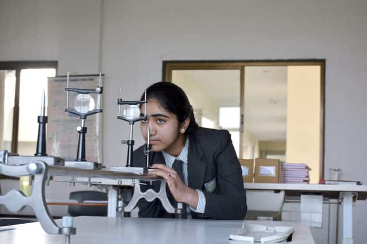 Anand Niketan School-Lab