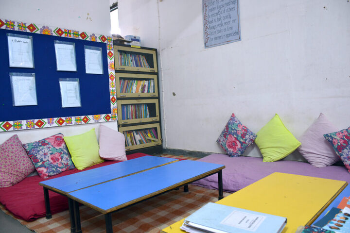 Anand Niketan School-Library