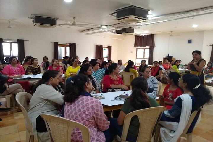 Anand Niketan-Seminar