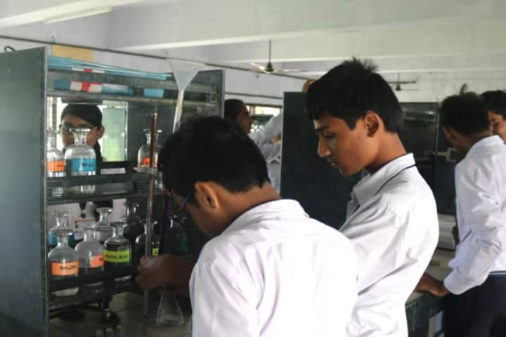 Bhakt English Medium School-Chemistry Lab