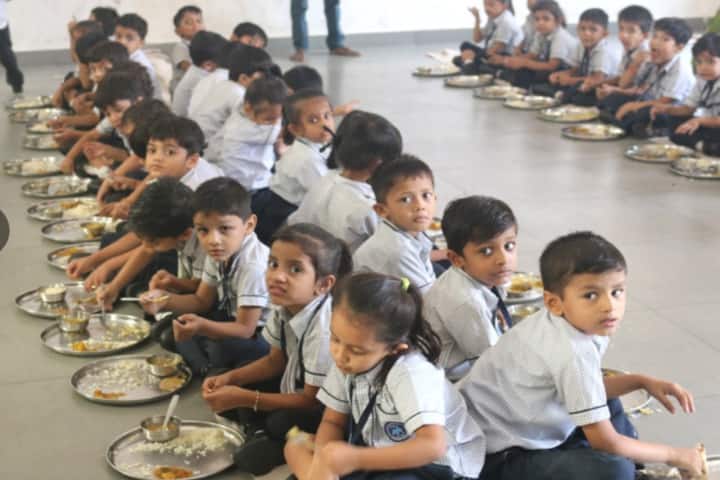 Bhakt English Medium School-Food facility
