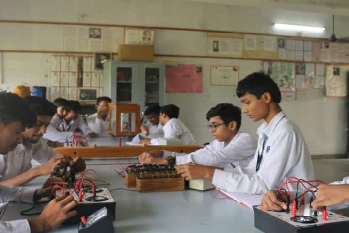 Bhakt English Medium School-Physics Lab