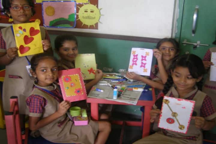 Chaitanya School-Painting class