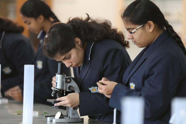 Divine Child International School-Biology Lab