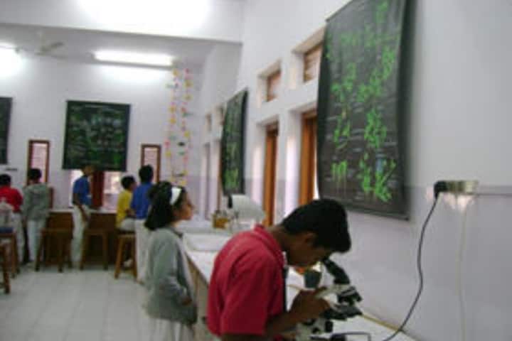 Essar International School-Science Lab