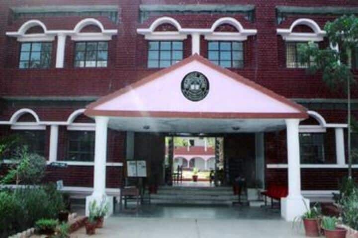 Hill Woods School-Campus View