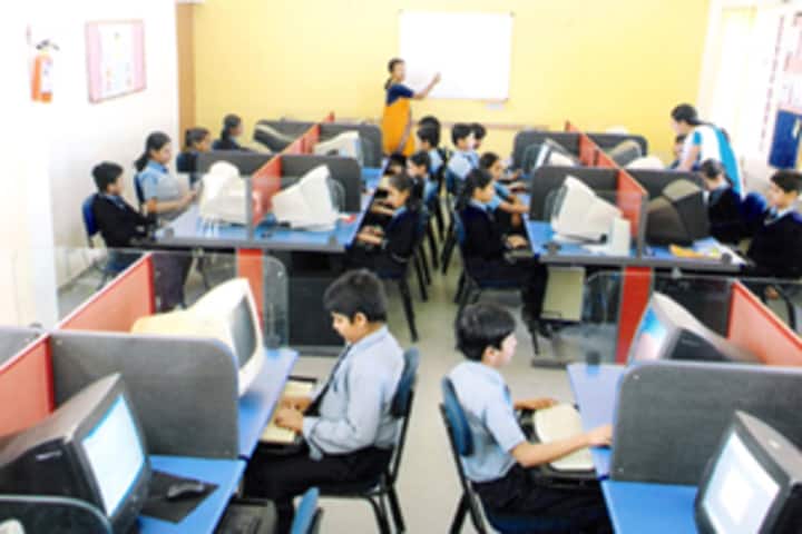 Hill Woods School - Computer lab