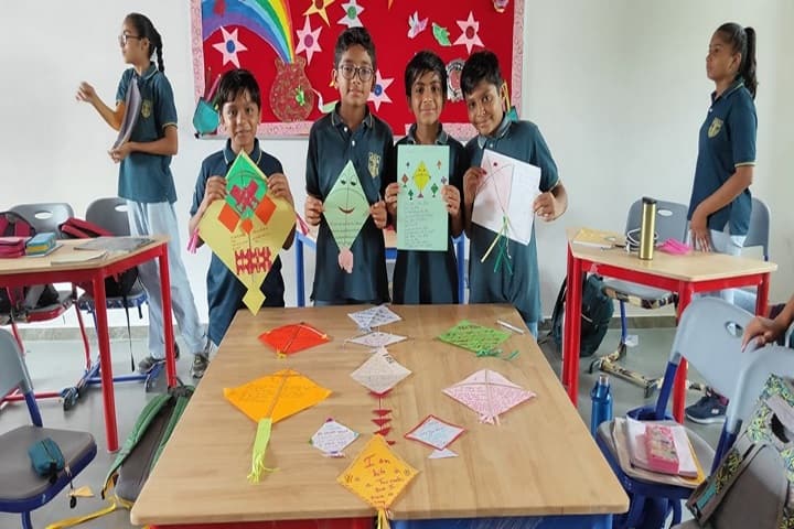Innovative International School-Kite Making