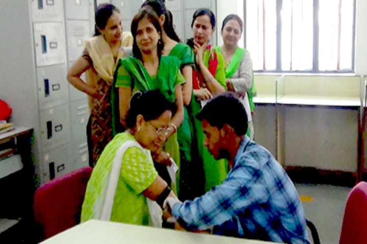 J H Ambani Saraswati Vidya Mandir-Meical Checkup