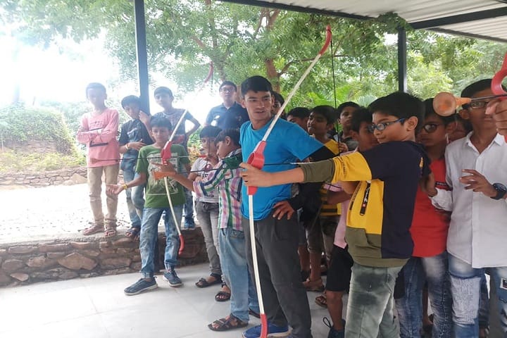 JBDiamonds and KARP Impex Vidya Sankul-Arrow Game