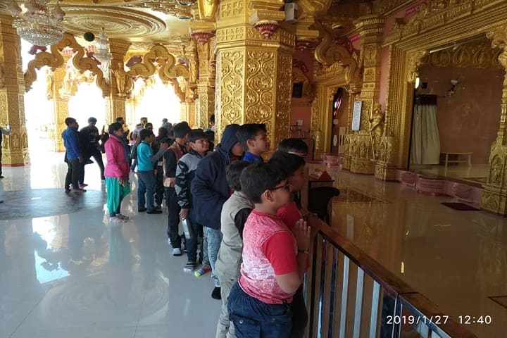 K G Dholakiya School-Temple Visit