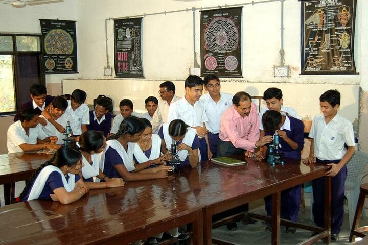 Kendriya Vidyalaya No 1-Biology Lab