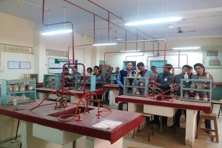 Kendriya Vidyalaya No 1-Chemistry Lab