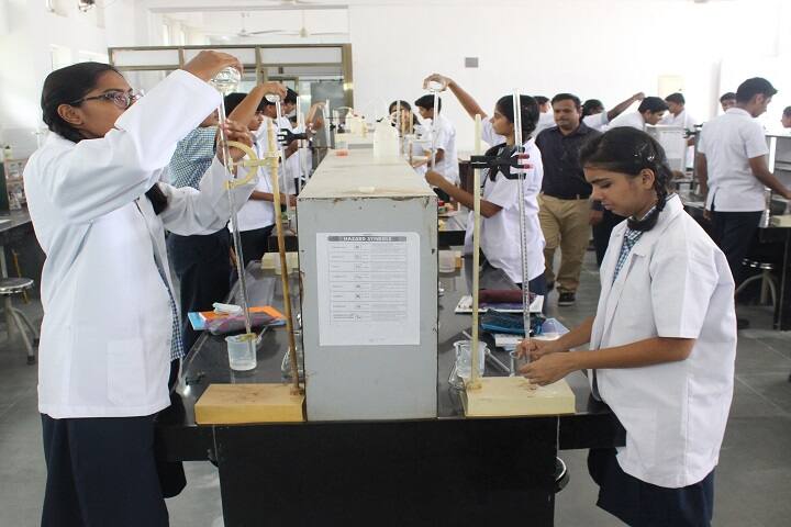 Kokilaben Dhirubhai Ambani Saraswati Vidya Mandir-Laboratory