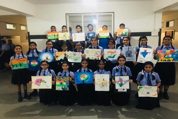 L P Savani International School-Art