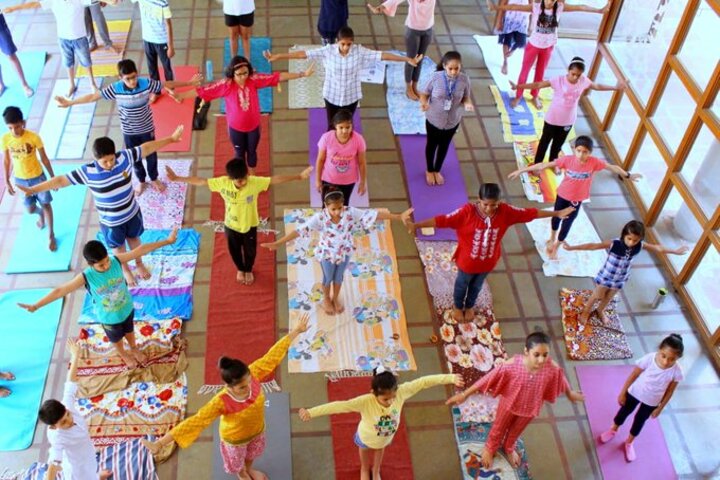 Navrachana School-Yoga
