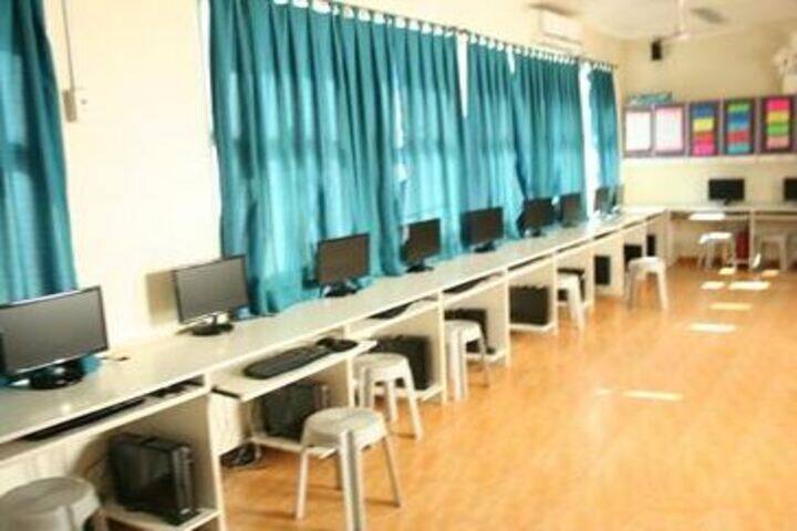 Navrachana International School-IT Lab