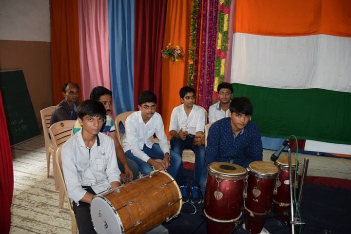 P P Savani Chaitanya Vidya Sankul-Music