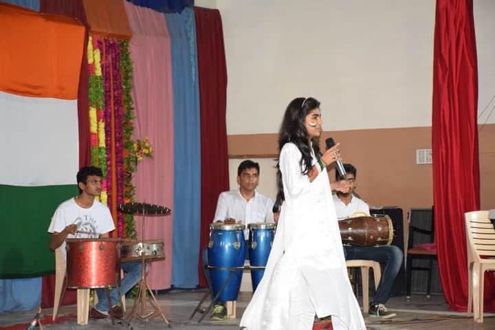 P P Savani Chaitanya Vidya Sankul-Singing Perfomance