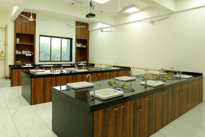 Podar World School-Laboratory