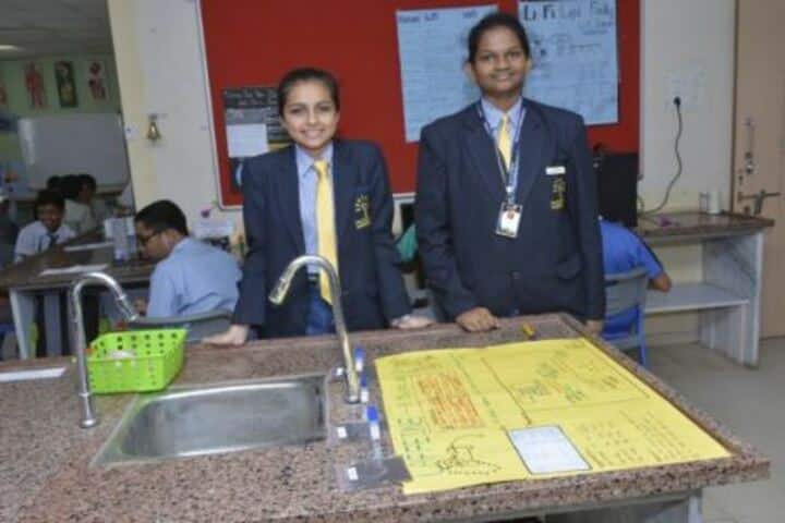Podar World School-Physics Lab