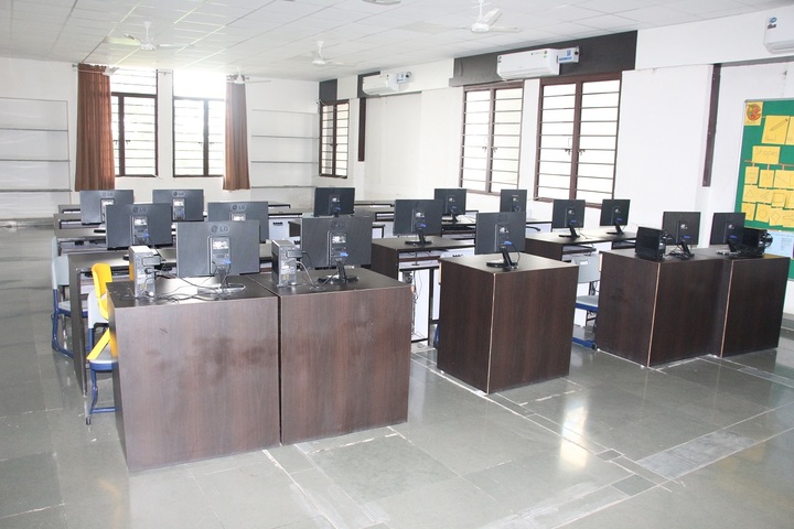 Radhika Educare School-Computer Lab