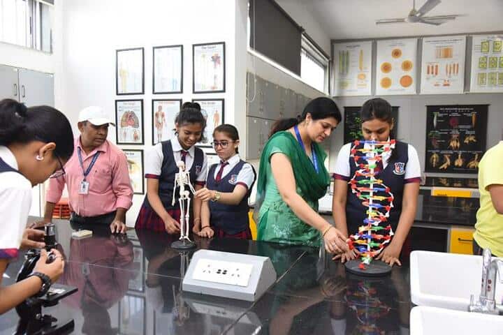 Shanti Asiatic School-Biology Lab