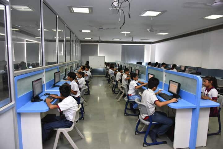 Shanti Asiatic School-IT Lab