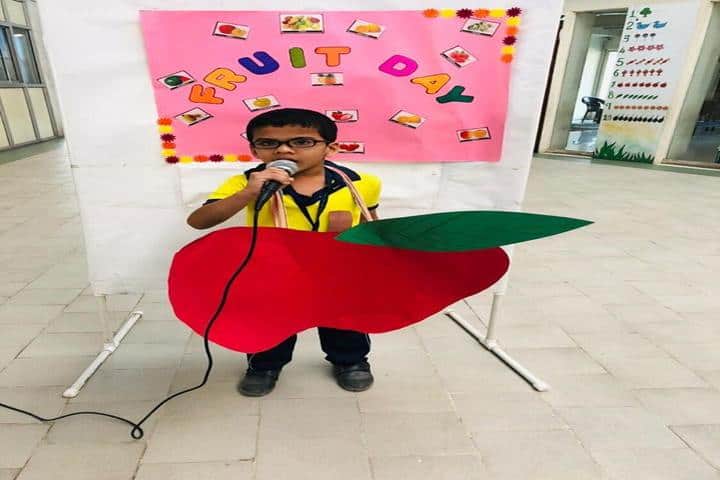 Shree Jain Yuvak Mandal English Medium School-Fruit Day