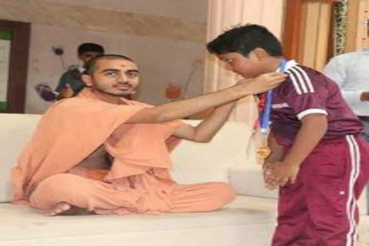 Shree Swaminarayan Gurukul International School-Medal Presentation