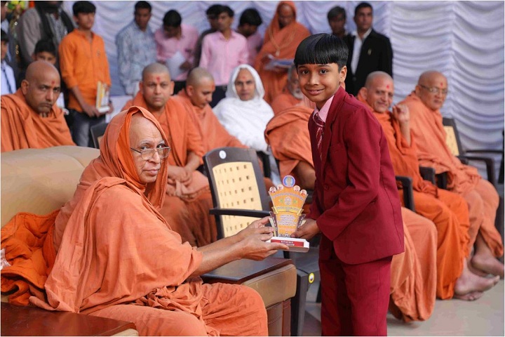Shree Swaminarayan Gurukul International School- Morbi-Felicitation