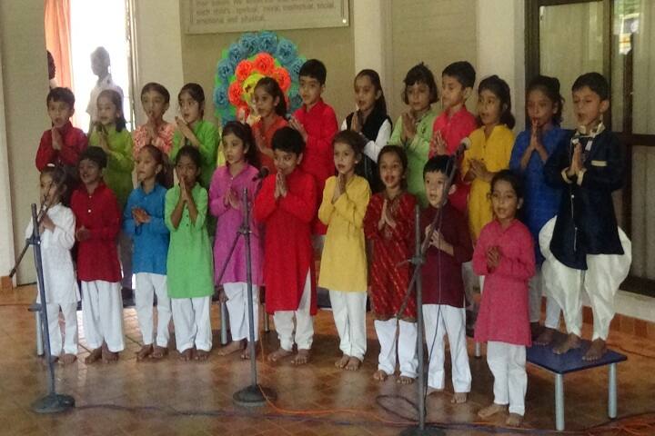 Shreevallabh Sanskar Dhams Smt. Shobhaben Pratapbhai Patel Day Boarding School-Gurupurnima Celebration