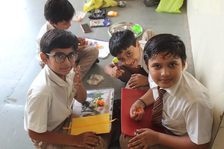 Shri Green Farm English School-Card Making Activity