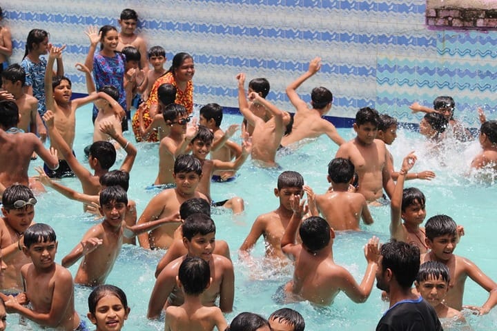 Shri Green Farm English School-Picnic At Water Park
