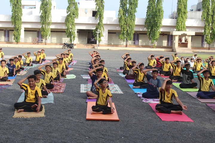 Shri Green Farm English School-Yoga Day
