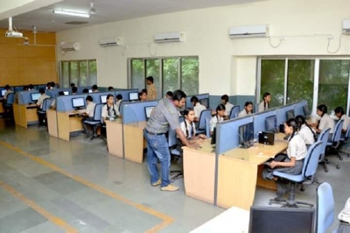 Shri O P Jindal Vidya Niketan-Computer Lab