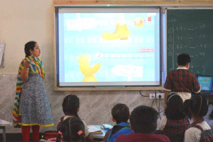 Smt Sandraben Shroff Gnyan Dham School-Digital Classroom