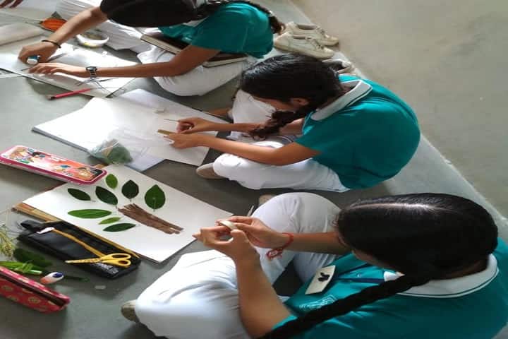 Sri Sri Ravishankar Vidya Mandir-Art And Craft