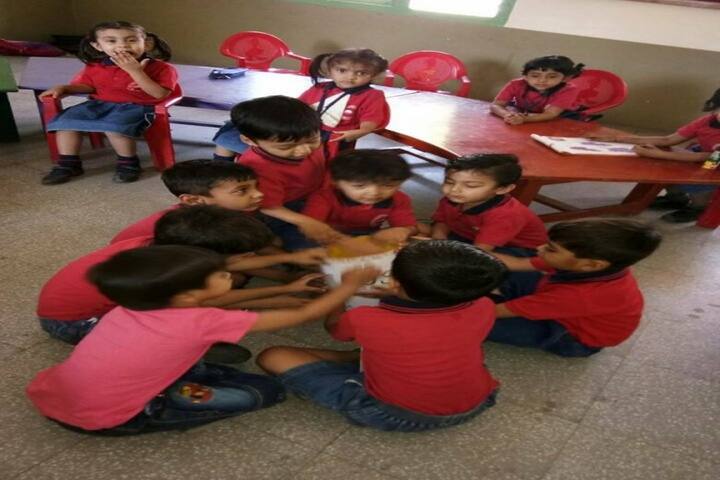 Sri Sri Ravishankar Vidya Mandir-Classroom Activity