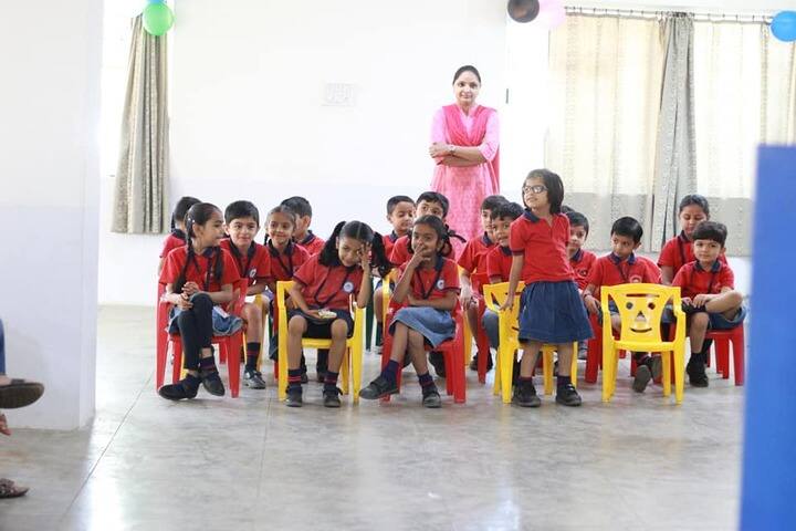 Sri Sri Ravishankar Vidya Mandir-Classroom