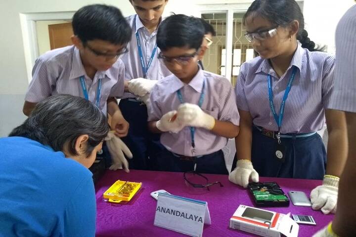 Sri Sri Ravishankar Vidya Mandir-Science Exhibition