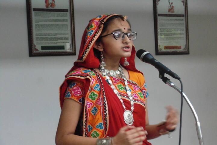 Swaminarayan Vidyapith-Singing