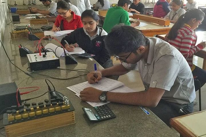 The New Tulip International School-Electronic Lab