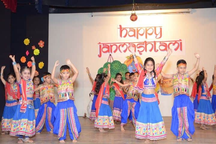 Vallabh Ashrams M G M Amin And V N Savani School-Annual Day
