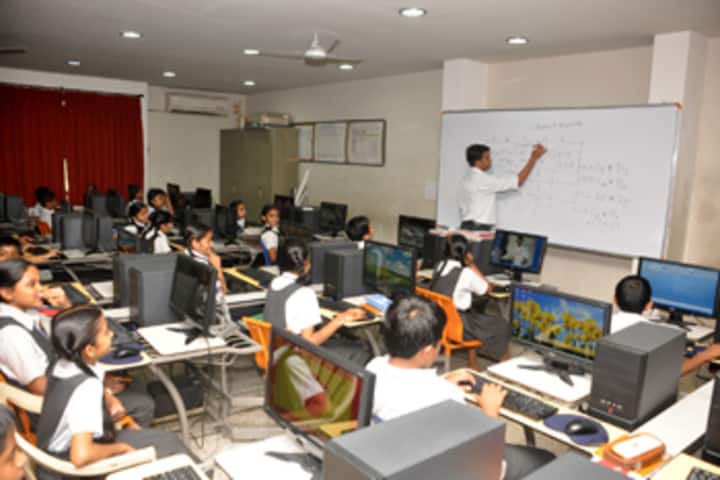Vallabh Ashrams M G M Amin And V N Savani School-Computer lab