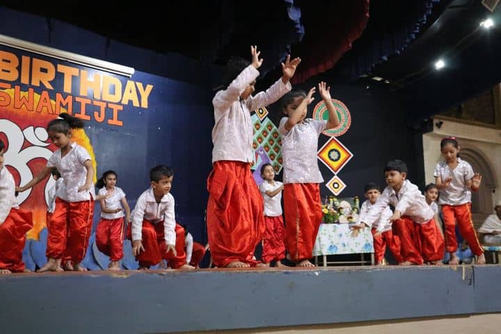 Vallabh Ashrams M G M Amin And V N Savani School-Dance Compitition