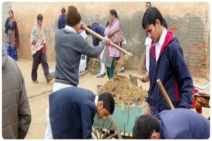 Adarsh Senior Secondary School-Campaing of NSS
