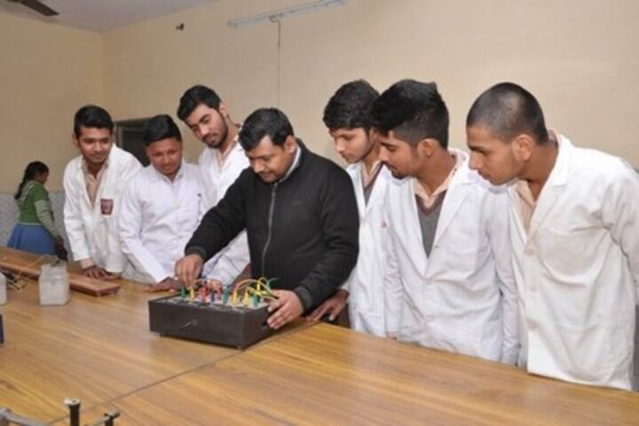 Aggarwal Public School-Physics Lab