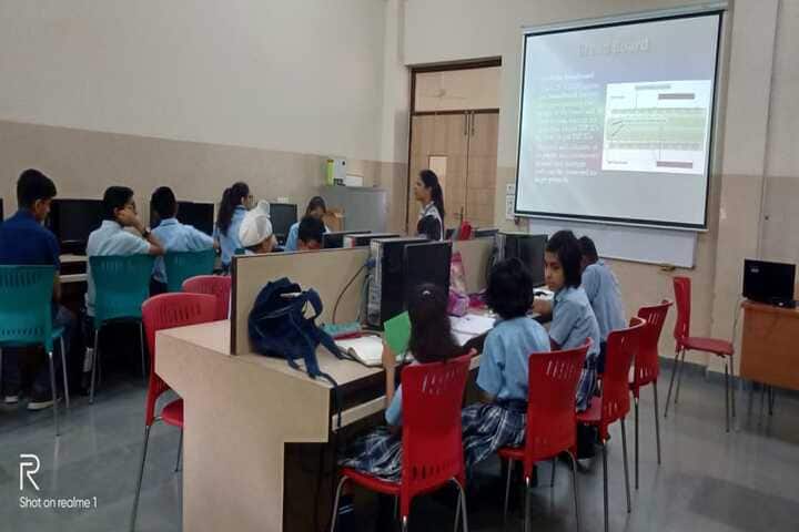 American Montessori Public School-IT Lab