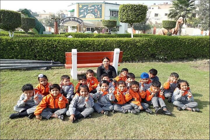 Apollo International School-Picnic